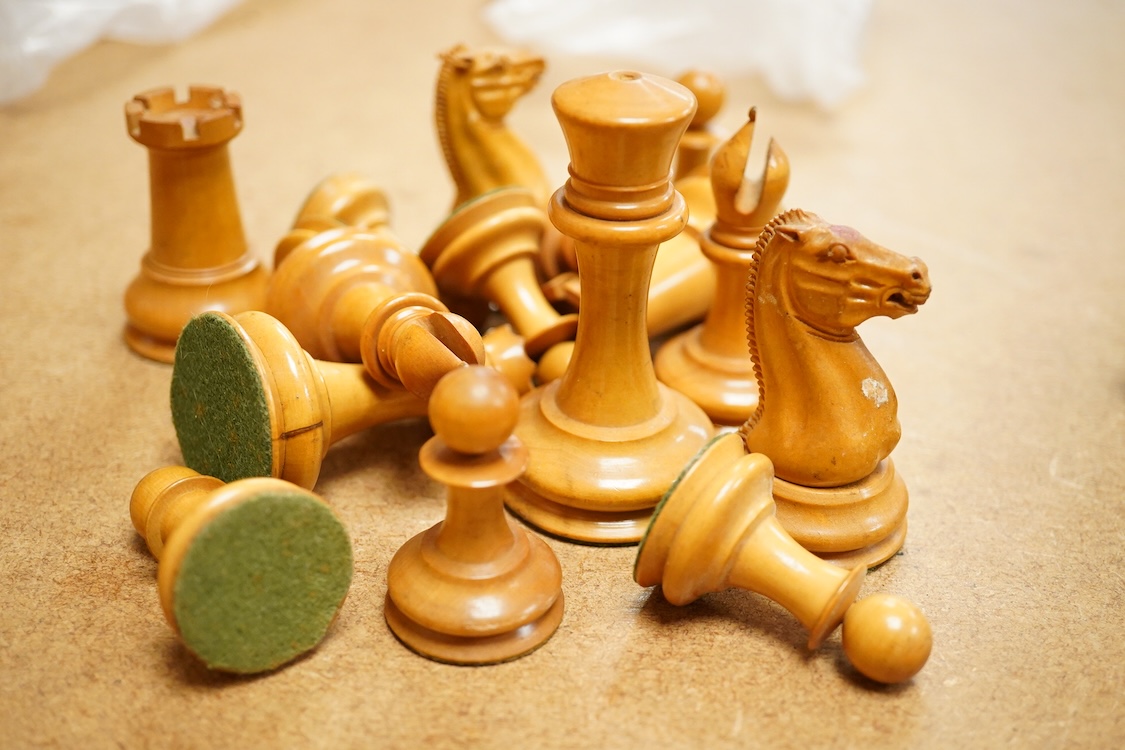 A Jaques Staunton pattern boxwood and ebony chess set, largest piece 8.5cm high